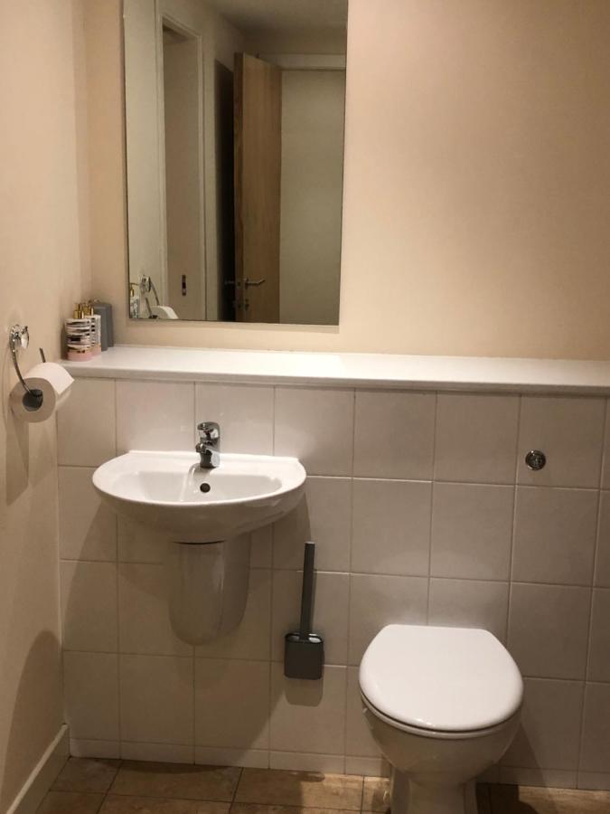 2 Bed 2 Bath With Private Parking Apartment EDI Exterior foto