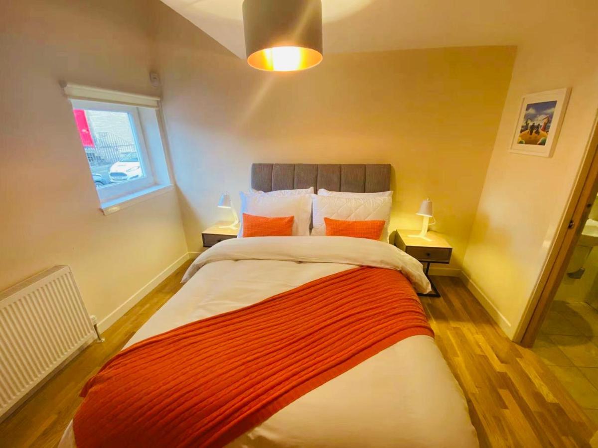 2 Bed 2 Bath With Private Parking Apartment EDI Exterior foto