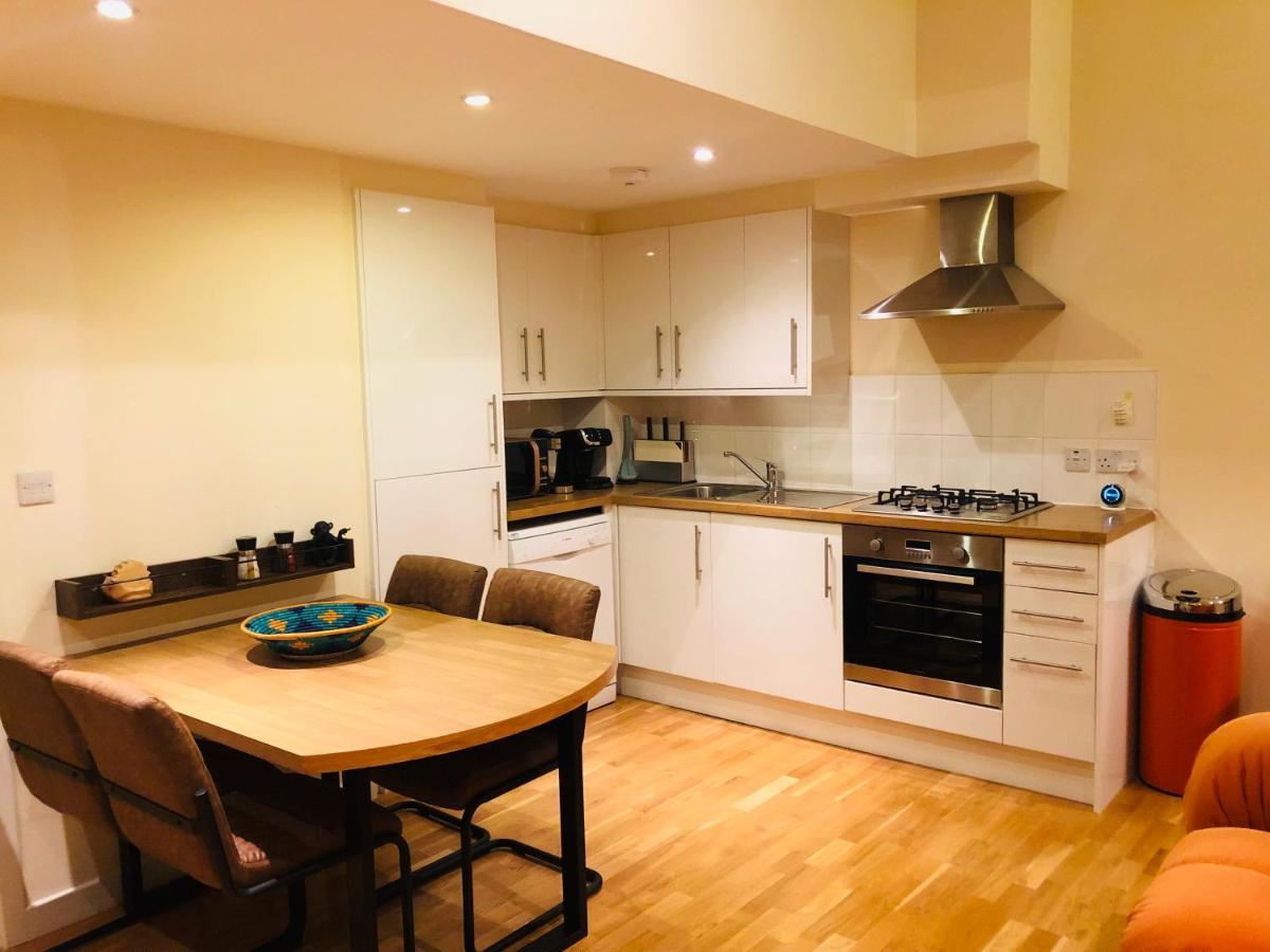 2 Bed 2 Bath With Private Parking Apartment EDI Exterior foto