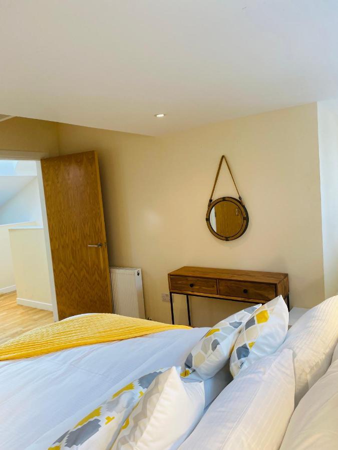 2 Bed 2 Bath With Private Parking Apartment EDI Exterior foto