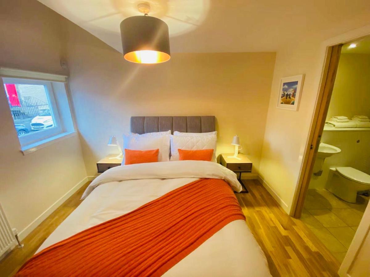 2 Bed 2 Bath With Private Parking Apartment EDI Exterior foto