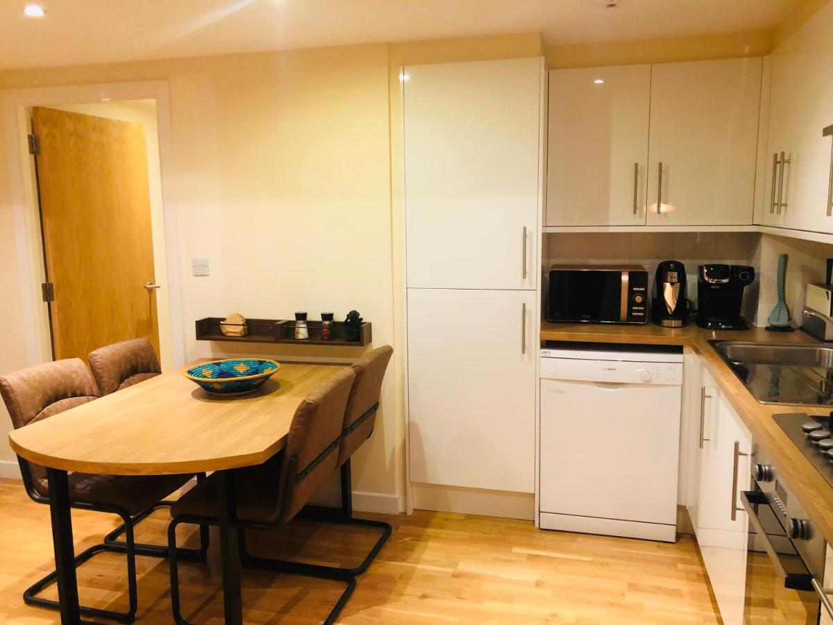2 Bed 2 Bath With Private Parking Apartment EDI Exterior foto