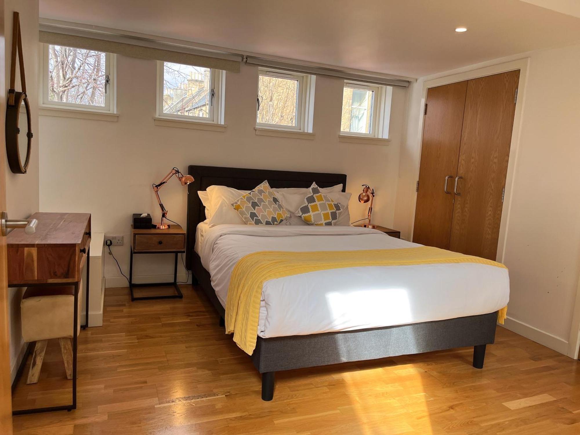 2 Bed 2 Bath With Private Parking Apartment EDI Exterior foto