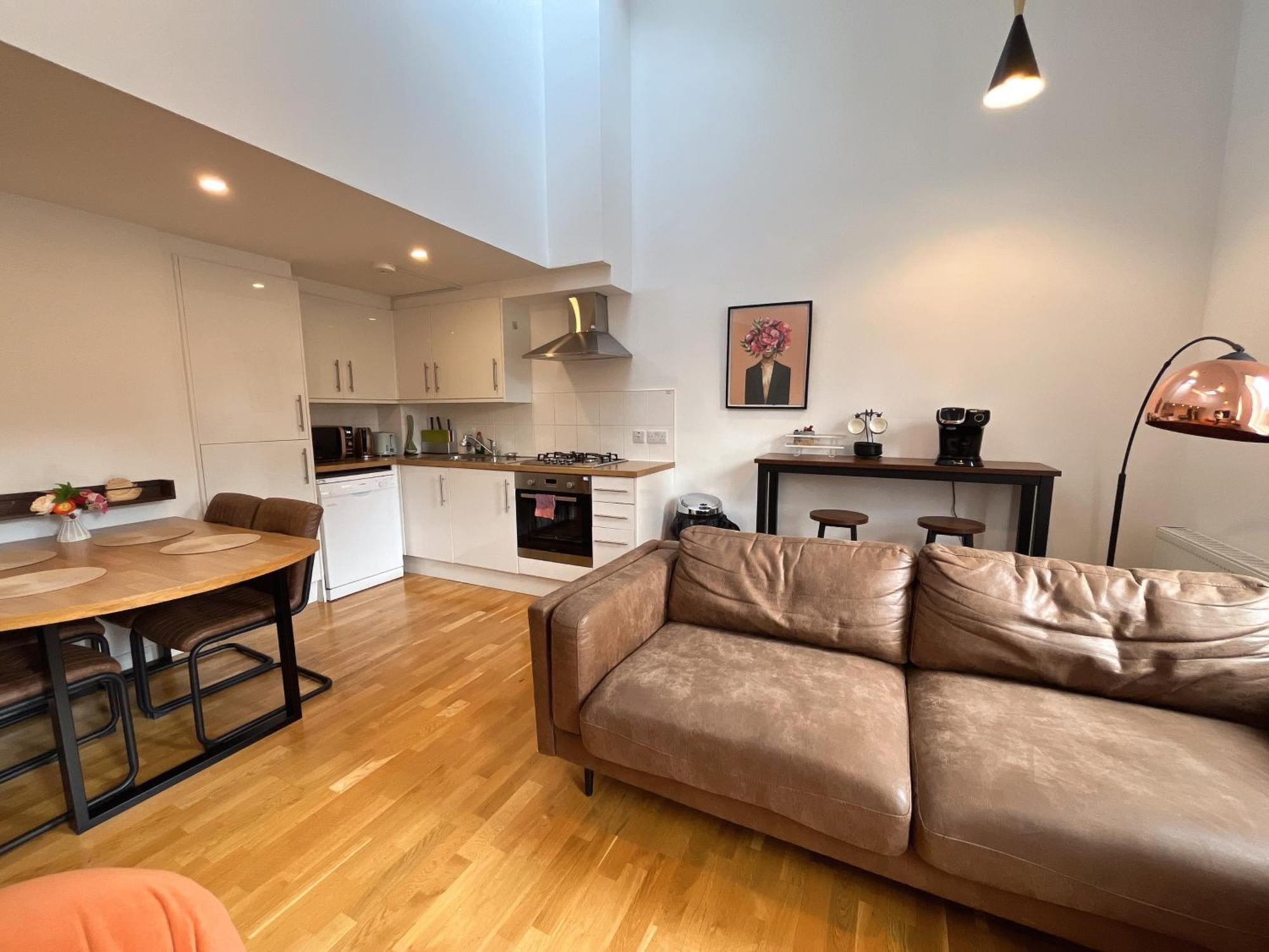 2 Bed 2 Bath With Private Parking Apartment EDI Exterior foto